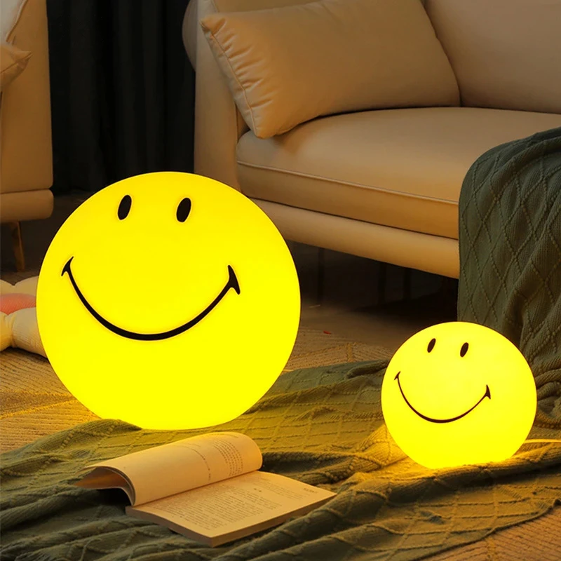 Smiley Dace Lamp